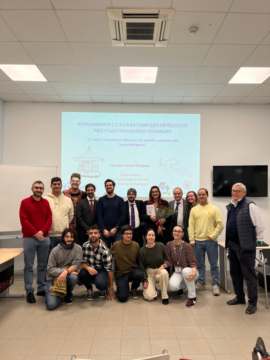 Llegar hasta aquí no es fácil. ¿La fórmula del éxito? Esfuerzo, ilusión y constancia.
¡Enhorabuena, doctora Clara! 🎓👏