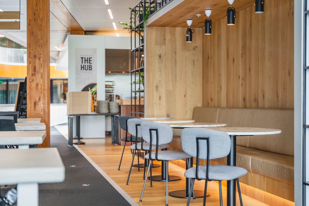 Edge_Workspaces's tweet image. How do you like your break?
Do you sit by yourself, or with your colleagues? 
Do you have lunch or go out for a run?
Share your habits with us!

#EDGEWorkspaces #WhereWellbeingWorks