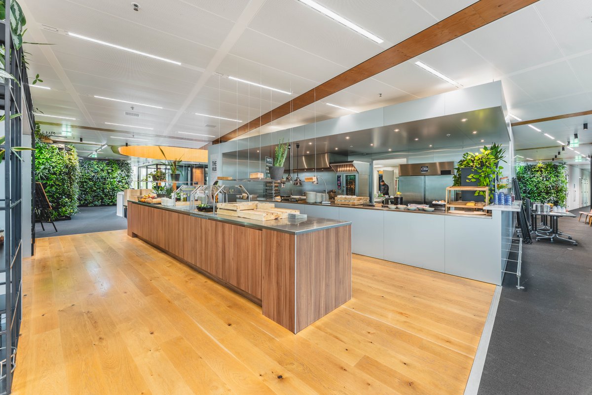 Edge_Workspaces's tweet image. How do you like your break?
Do you sit by yourself, or with your colleagues? 
Do you have lunch or go out for a run?
Share your habits with us!

#EDGEWorkspaces #WhereWellbeingWorks