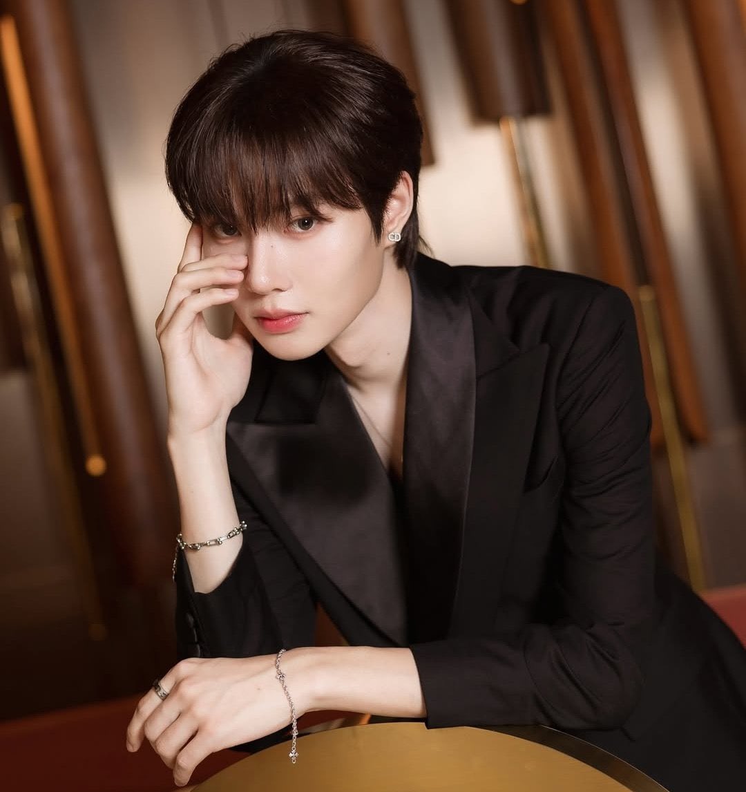 “เด็กใหม่หรอไม่เคยเห็นหน้าเลย”