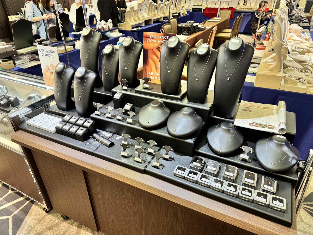 OasisAnkh's tweet photo. 10月27日HOKKAIDO JEWELRY FESTA　イベントに参加させていただきました😀素敵なジュエリーに魅了されました😍身体の調子も整えててくれるアクセサリーもありました😊
詳しくはこちら↓
https://t.co/mmXJWsxnRc

#ホッカイドウジュエリーフェスタ　#ジュエリー　#オバラメガネ　 #プロポーズ https://t.co/lnUPVcbmN4