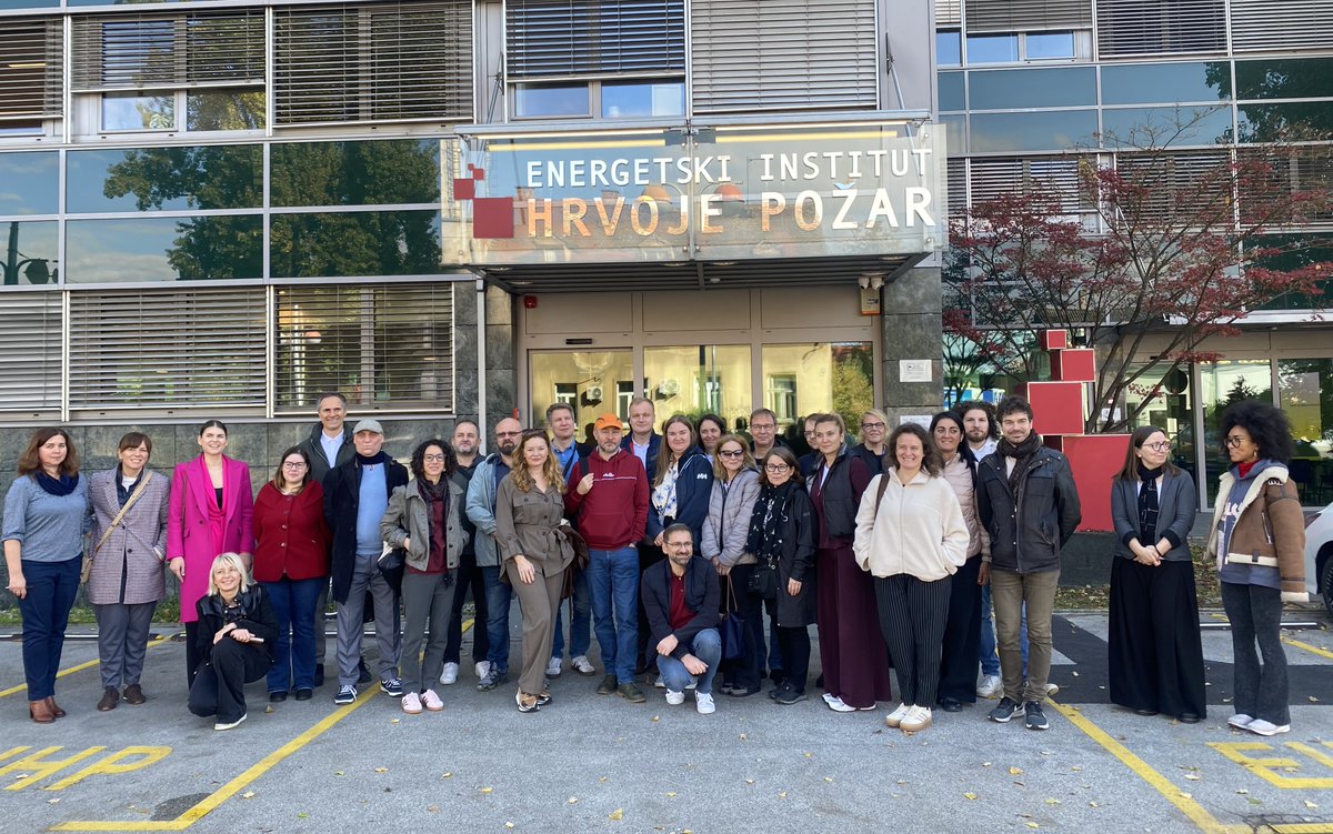 MonitorEE_IE1's tweet photo. @interregeurope @AparisClimat @AGENEXORG @LappeenrantaFi @GreenrealityLPR @adr_sv_oltenia @SwietokrzyskiUM 🔚 That's a wrap on two inspiring days in Zagreb! 🇭🇷

👏 Thanks to #FZOEU for hosting and to all #MonitorEE partners for sharing ideas toward smarter energy efficiency 💡

➡️ Now, on to the 𝗳𝗼𝗹𝗹𝗼𝘄-𝘂𝗽 𝗽𝗵𝗮𝘀𝗲! 🚀💪 https://t.co/orj5G34QEL