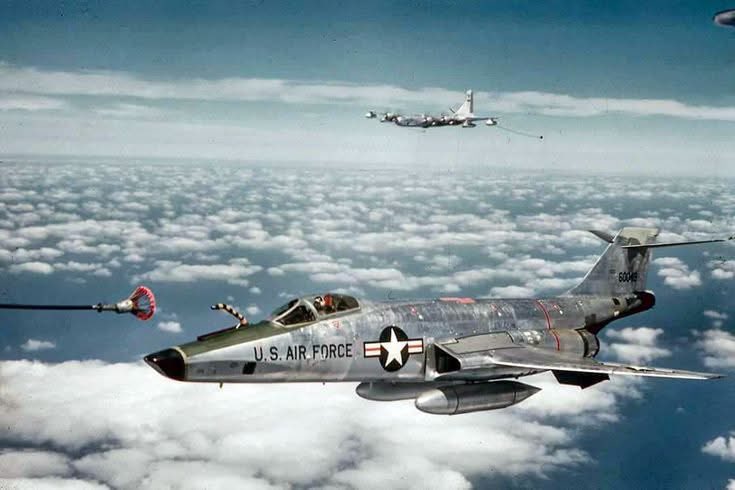 RF-101 Derived from F-101A/C fighter versions but replaced nose radar with
up to six cameras in nose bay for day and night ops
Maintained supersonic capability —able to perform supersonic photo runs. Range extended with wing and fuselage fuel tanks,for deep-penetration missions.