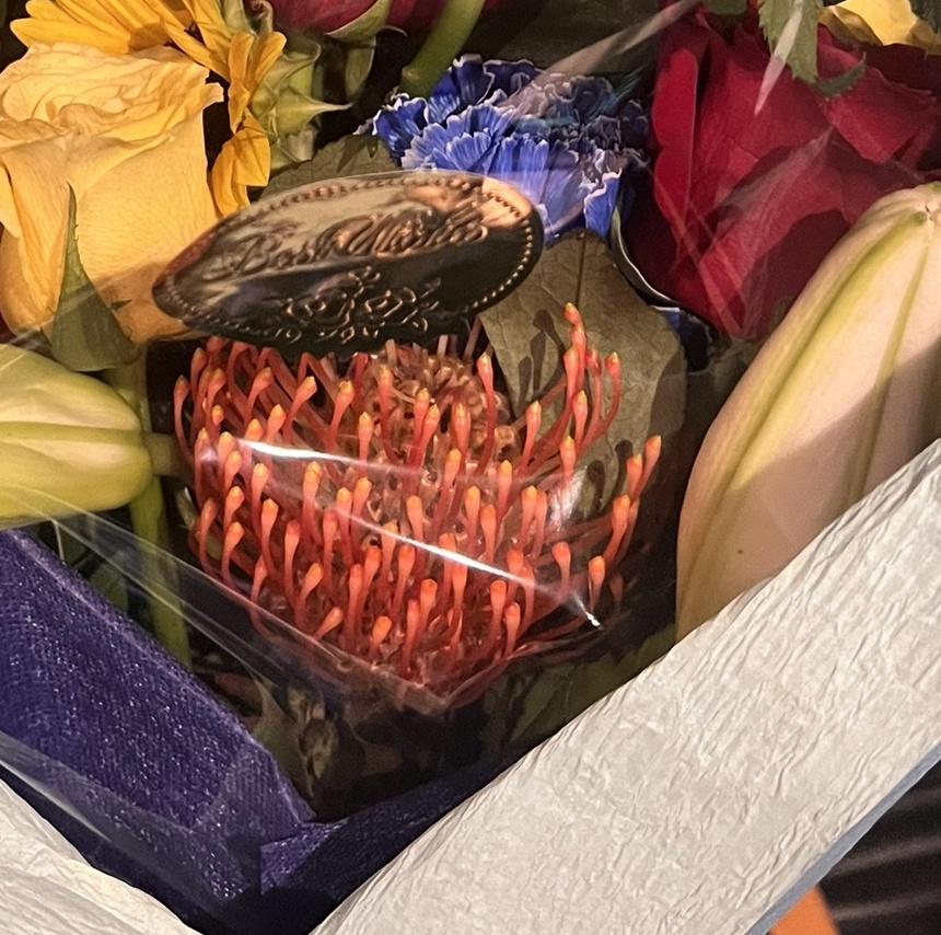 フラワーデコ スパティフィラムの小さな鉢で お生花を。 日本華道社の新製品