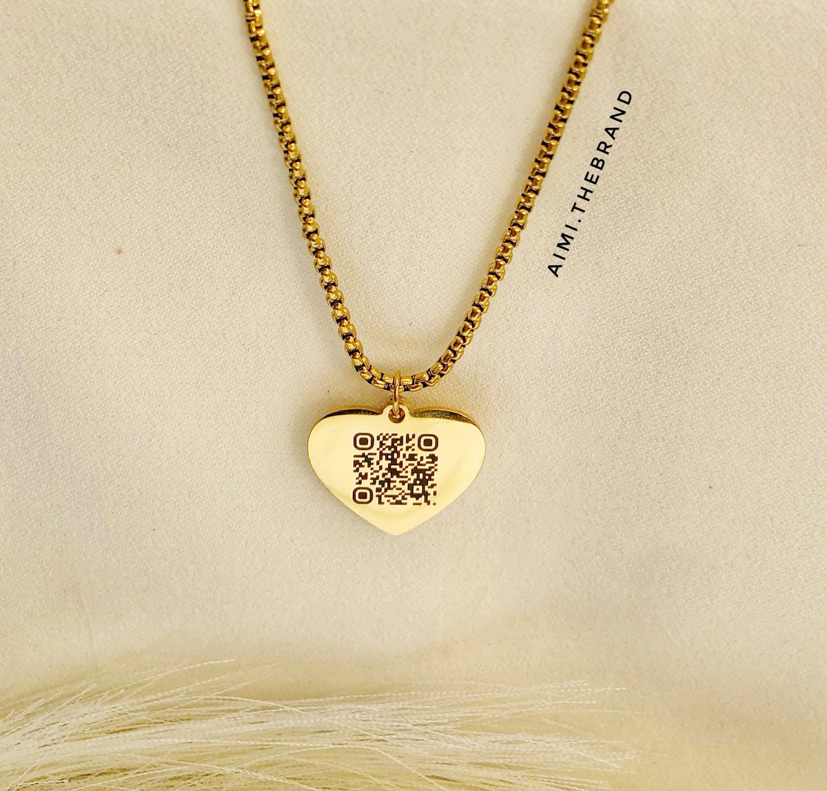 tiphyany's tweet image. Fareedah clocks 15, and her grandpa thought it’ll be great to celebrate in style!

This is one piece that’s designed for you and your loved ones 🫶🏼

Price: N14,000
Color: gold &amp;amp; silver
Birthstone: Jan - Dec

Timeline: 3-5 working days 

Send a DM to place an order