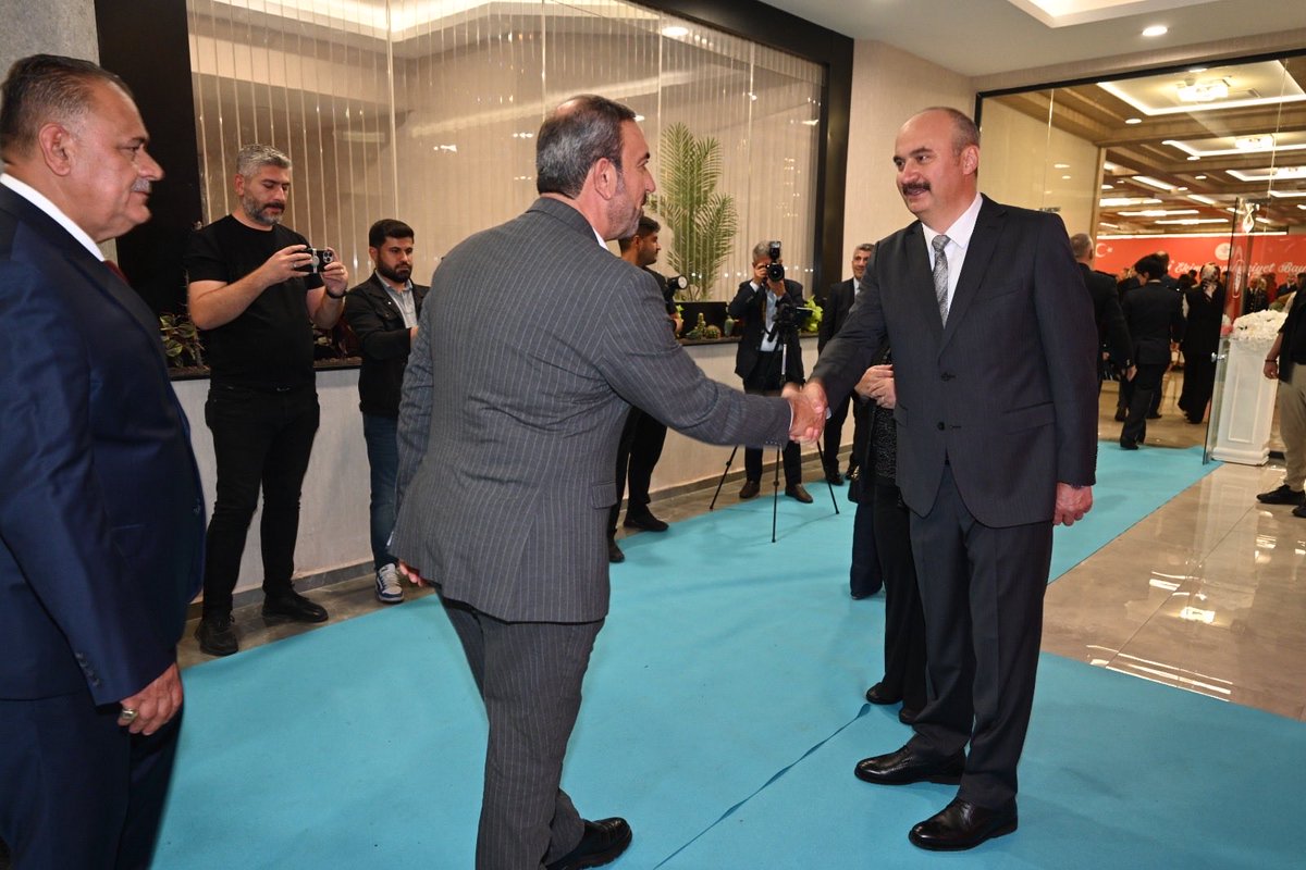 Başkanınız <a href="/selmannasiroglu/">M.Selman Nasıroğlu</a> ve Yönetim Kurulu Üyelerimiz ile beraber Cumhuriyetimizin 102. yılı dolayısıyla düzenlenen 29 Ekim Cumhuriyet Bayramı kabul törenine katıldılar.