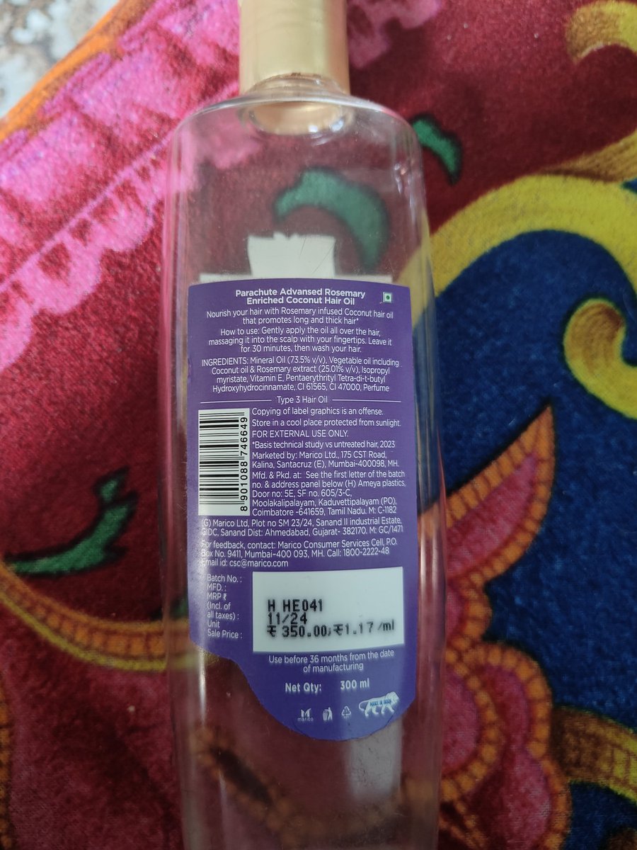IllKumar's tweet photo. Parachute really finessed the game 💀 - named it “Rosemary Coconut Oil” but it’s 75% mineral oil, with “coconut + rosemary included” just to hide the fact Rosemary is barely 0.5%.
This ain’t hair oil, it’s perfumed petrol with marketing skills 😭 #HairScam
#ScamInStyle https://t.co/F3uHtWexB8