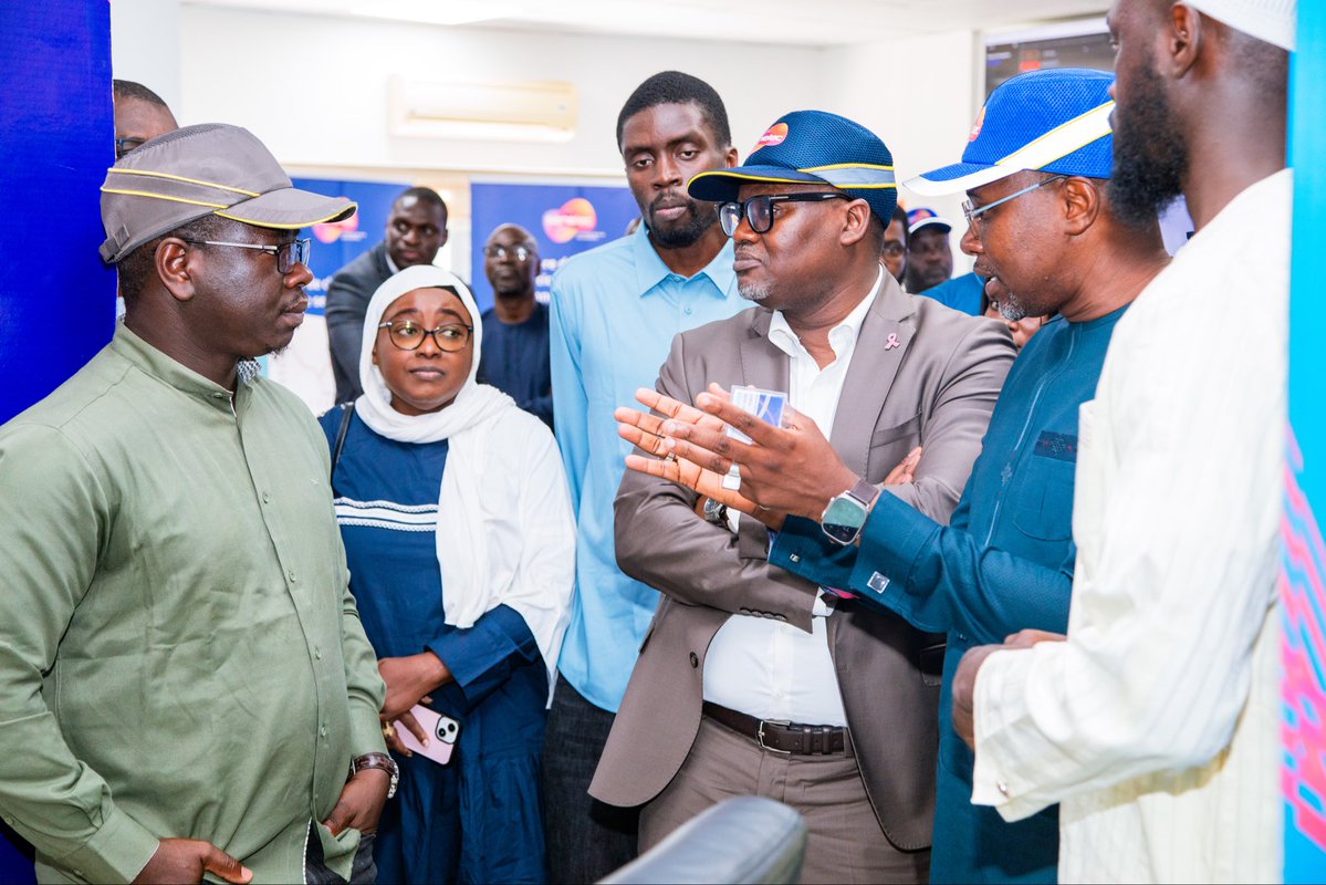 Mepmsenegal's tweet image. Ce mardi 28 octobre 2025, le Ministre de l’Énergie a visité le Dispatching de la SENELEC à Mbao ⚡🇸🇳
Un centre stratégique pour suivre en temps réel le système électrique.
Objectif : une énergie plus fiable, continue et accessible à tous 🔌

#ÉnergieEnMouvement #MEPM #SENELEC