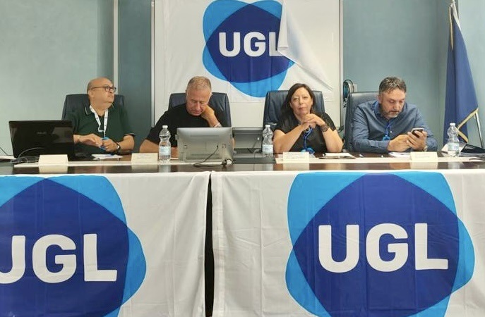 𝑺𝒕𝒆𝒍­𝒍𝒂𝒏­𝒕𝒊𝒔 <a href="/uglspera/">Antonio Spera</a> "𝑪𝒐𝒏 𝒍’𝒊­𝒏𝒊­𝒛𝒊𝒐 𝒑𝒓𝒐­𝒅𝒖­𝒛𝒊𝒐­𝒏𝒆 𝑱𝒆𝒆𝒑 𝑵𝒖𝒐­𝒗𝒂 𝑪𝒐𝒎­𝒑𝒂𝒔𝒔 𝑴𝒆𝒍­𝒇𝒊 𝒕𝒐𝒓­𝒏𝒂 𝒂 𝒆𝒔­𝒔𝒆­𝒓𝒆 𝒖𝒏 𝒂𝒔­𝒔𝒆𝒕 𝒊𝒏­𝒅𝒖­𝒔𝒕𝒓𝒊𝒂­𝒍𝒆 𝒔𝒕𝒓𝒂­𝒕𝒆­𝒈𝒊­𝒄𝒐 𝒊𝒏 𝑬𝒖­𝒓𝒐­𝒑𝒂"
giornalelora.it/stellantis-ugl…