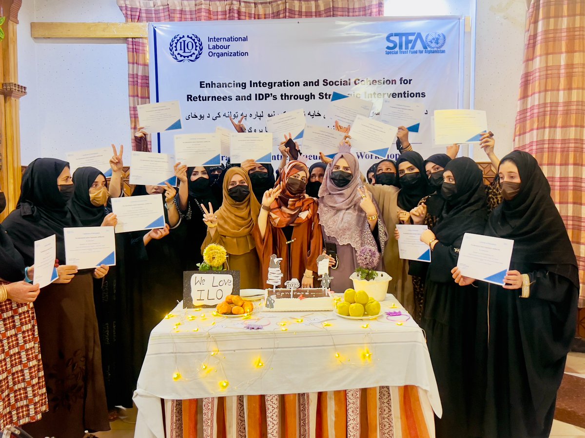 ILOAfghanistan's tweet photo. Under the STFA Durable Solutions Programme, ILO Afghanistan trained 180 women entrepreneurs from Nangarhar and Laghman on GET Ahead, to strengthen their business skills and livelihoods.
#ILO #UNDP #UN-Women #IOM #STFA #MSMEs #GET Ahead Training # Eastern Afghanistan https://t.co/uZy53CcFD8
