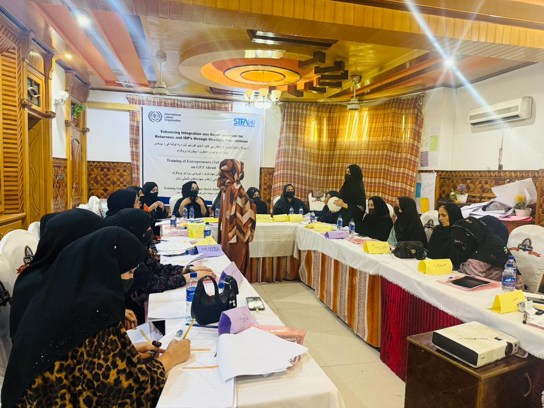 Under the STFA Durable Solutions Programme, ILO Afghanistan trained 180 women entrepreneurs from Nangarhar and Laghman on GET Ahead, to strengthen their business skills and livelihoods.
#ILO #UNDP #UN-Women #IOM #STFA #MSMEs #GET Ahead Training # Eastern Afghanistan