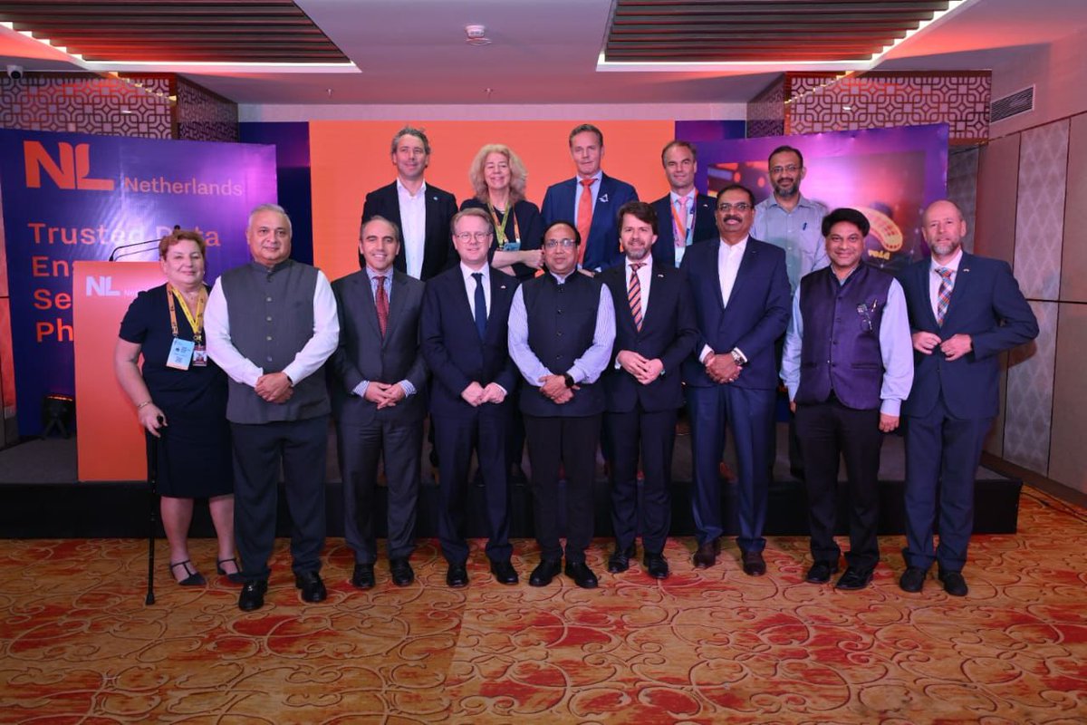 CG Mumbai hosted a seminar on “Exploring 🇮🇳🇳🇱Pharma Data Corridor: Building Trusted, Digital, &amp; Green Trade Pathways”. This was opened by 🇳🇱 Minister of Infrastructure &amp; Water Management, <a href="/RobertTieman/">Robert Tieman</a> &amp; 🇮🇳Customs Commissioner, Aslam Hasan 

#IndiaNetherlands #PharmaDataCorridor