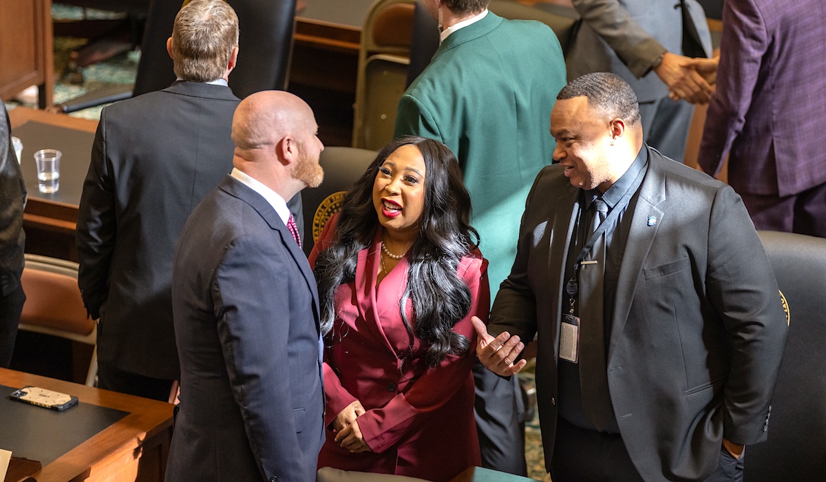 FreedomFrontHQ's tweet image. 🚨 Oklahoma Rep. Ajay Pittman accused of misusing campaign funds—should she face criminal charges if found guilty?

#Oklahoma #AjayPittman #CampaignFinance #Accountability #FreedomFront #PoliticalScandal