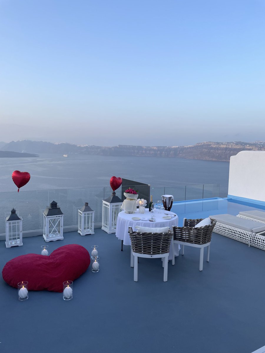 Astarte_Suites's tweet image. Live the Santorini dream in Astarte Suite’s private infinity pool at Astarte Suites Hotel! 🏊‍♂️ Caldera view, volcanic elegance &amp;amp; ultimate privacy in Akrotiri. Perfect honeymoon or romantic escape. Learn more: astartesuites.gr
 #AstarteSuites #SantoriniLuxury #PrivatePool