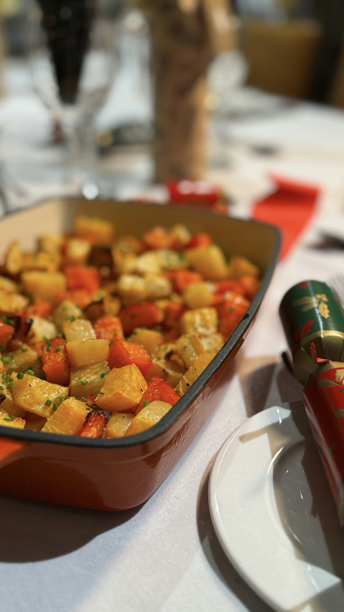 🎄8 weeks to Christmas… and our Early Bird Offer ends TOMORROW!🎄
🎅 Festive meals from £24.95pp
🎁 Xmas Day from £79 adults | £39.50 kids
Book &amp; pre-pay by 31 Oct to save 10% on party nights &amp; Xmas lunch!

#RamadaChristmas #EarlyBirdOffer #ChristmasInCoventry