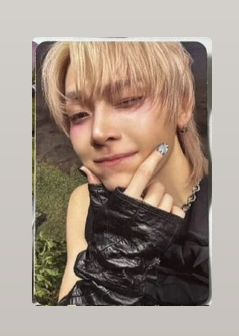 このニコ持ってる人いませんか🥺🥺🥺
これだけ手に入れられてない🥲💔

#andTEAM交換 #andTEAM_交換 
#andTEAM譲 #andTEAM_NICHOLAS