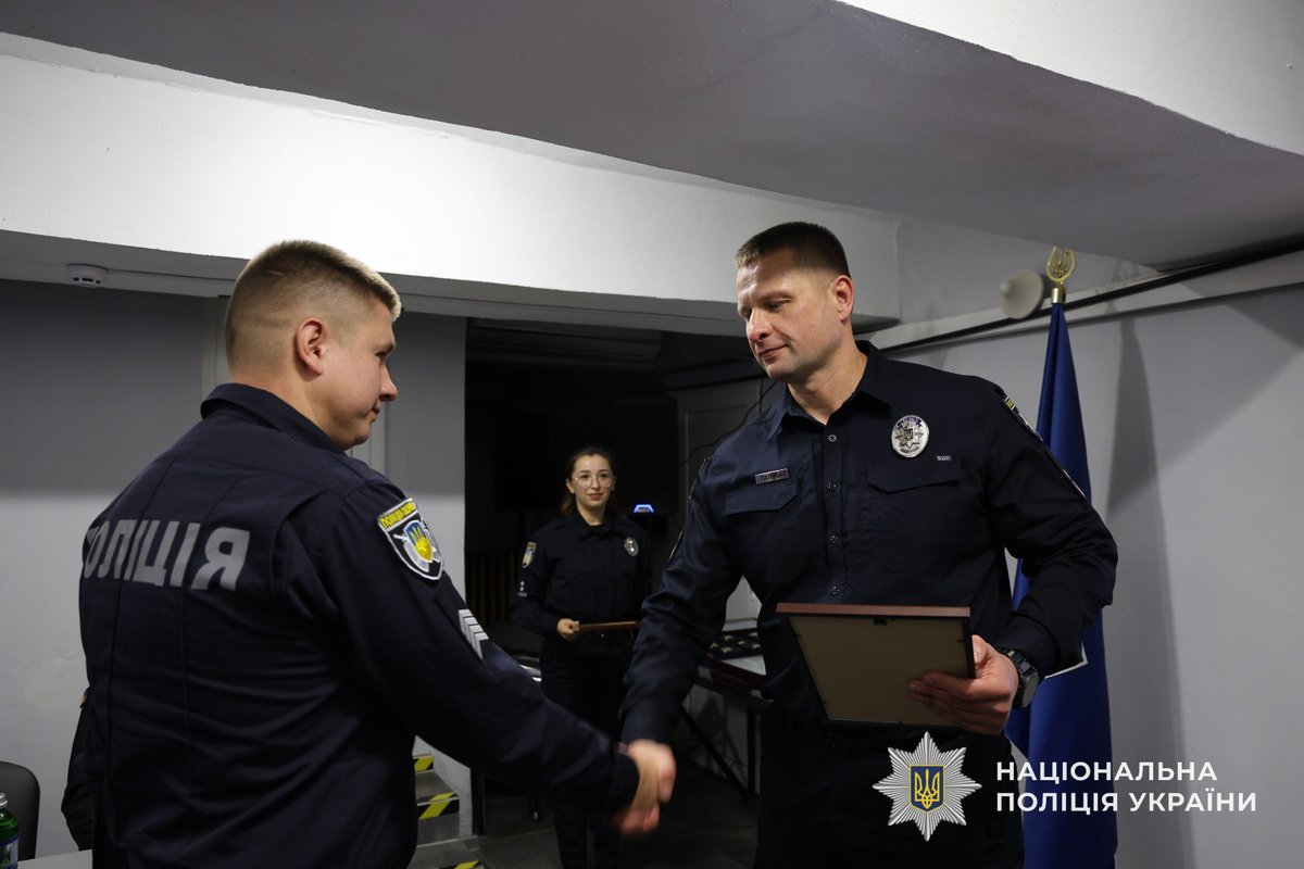 GUNP_Dnipro's tweet image. Начальник ГУНП в Дніпропетровській області Олександр Ганжа привітав особовий склад поліції охорони Дніпропетровщини з днем служби
Джерело: dp.npu.gov.ua/news/nachalnyk…
@34_tv
@news112ua
@istv
#Поліція #Дніпро #новини