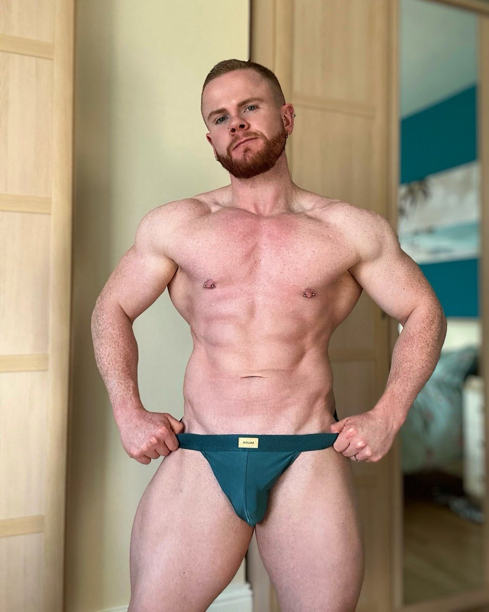 The eyes match the brief #SALIGIA