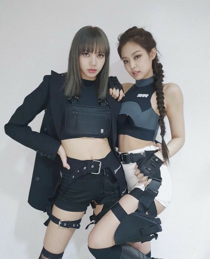 rrubylisa's tweet image. it’s giving “ like it’s 2019 baby “ 🤍