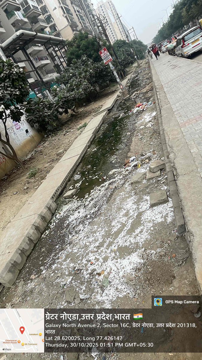 BitulYadav's tweet image. @OfficialGNIDA का स्वच्छ ग्रेटर नोएडा अभियान 😡😡
नाले भरे हुए हैं, नाले का मलबा बाहर सूख चुका है, जगह जगह सीवर का पानी भर बह रहा है। यह है गौर सिटी-२ की सालों से खस्ता हालत।कोई सुनेगा ??
@dmgbnagar @PrernaSinghIAS @Gc2Residents @AmarUjalaNews 
@MoHFW_INDIA @MhfwGoUP @UP_NEWS_