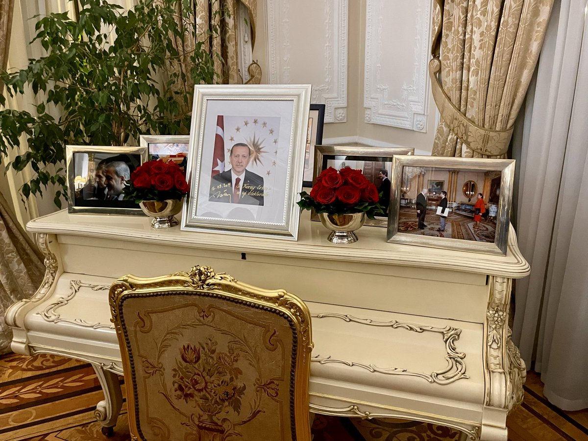 Delighted to attend my first #Türkiye Republic Day celebration on the 102nd anniversary of the founding of the modern Republic of Türkiye at the Turkish Ambassador’s Residence in #London with our <a href="/BritishCouncil/">British Council</a> #GoingGlobal2025 delegation.