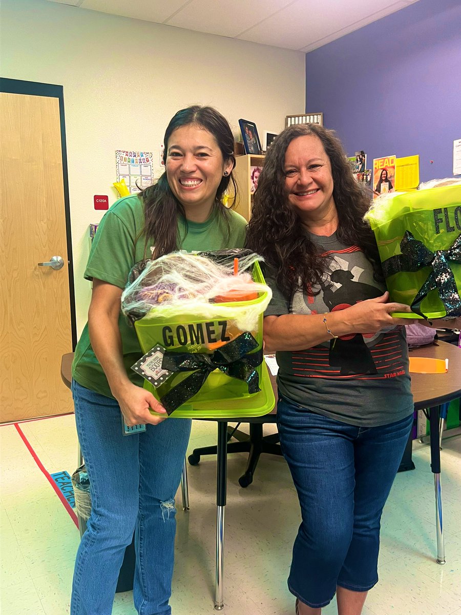 Raquelf1031's tweet image. Birthday month and so much happening @NISDCole Thank you to @Hernandez_J16 for the Maker Space in the morning our boy was so excited! Iris &amp;amp; I were #Booed 🎃 👻 💜 #Halloween2025 #teacherlife