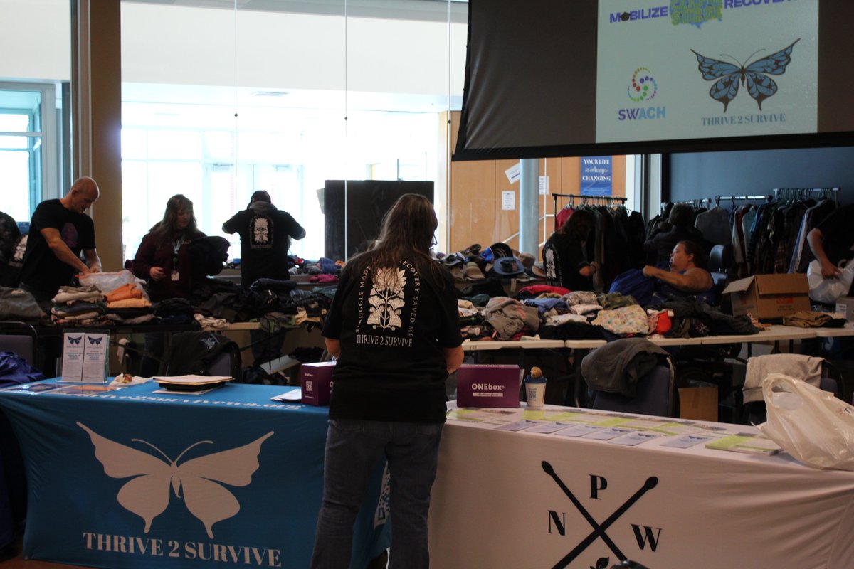 MobilizeRecover's tweet image. Mobilize Campus Surge had a successful event at Clark County Community College in Washington State in partnership with #Thrive2Survive and #SWACH!  The event hosted more than 400 attendees throughout the day highlighted by Leadership Training, inspirational Recovery Speakers, a