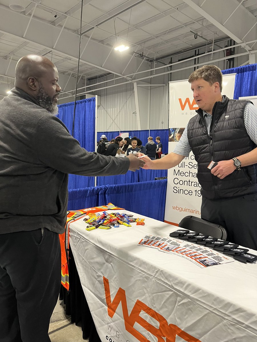 CADP_SC's tweet image. Columbia area employers and educators showed up in force today for the @mebasc 8th Grade Showcase 👏 Students toured booths to find out what it’s like to work at the local facilities + match training opportunities with interests. #richlandsc #cadpsc #economicengine #workforce