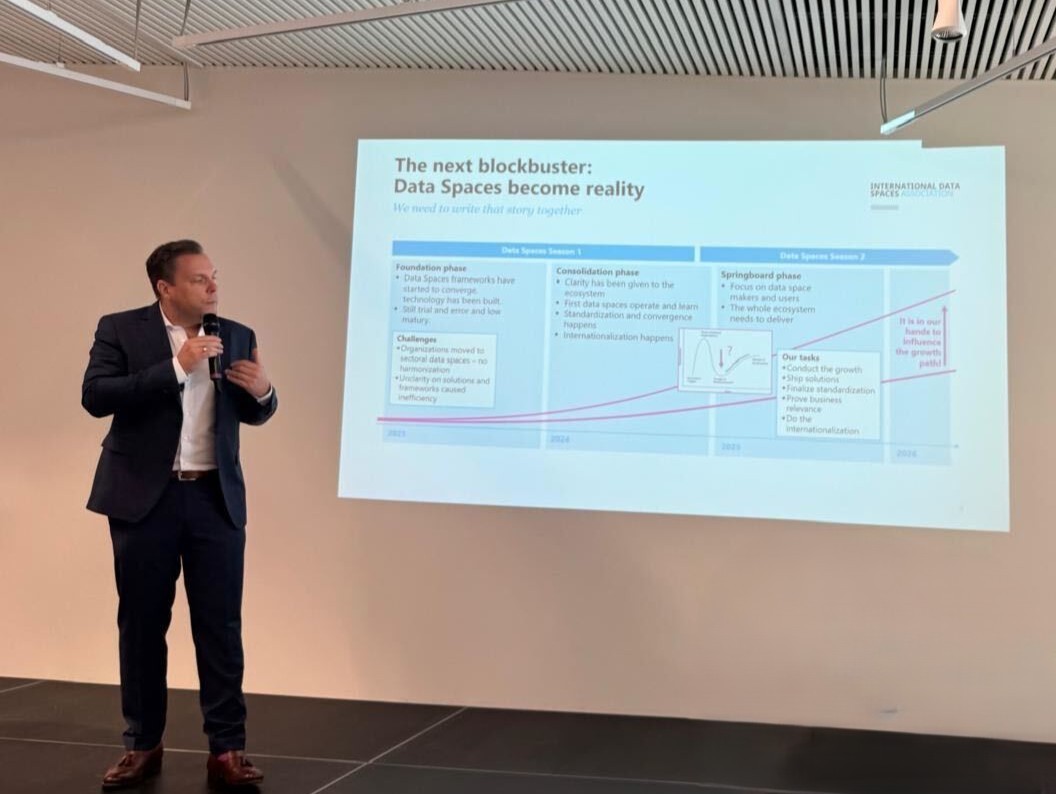 baidata_idsa's tweet image. Responsables internacionales debaten el futuro de los #espaciosdedatos en el IDSA High-Level Stakeholder Dialogue. 
Un encuentro en el que abordar cómo pasar de la visión a la acción y conseguir, entre otros, que la compartición de datos sea parte del día a día.

@Innovalia_group