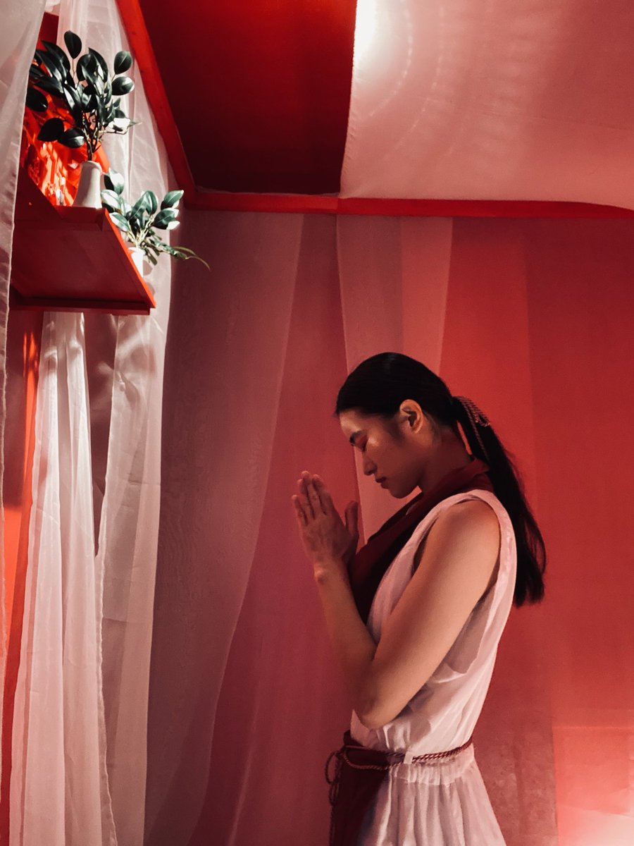 AmeLiliy's tweet image. 本日もご来場ありがとうございました！
この先の貴方の未来が、いつまでも光り輝きますようにと願いを込めて。

皆様が選んだ運命の上で、私たちは生かされています。
10人それぞれの物語をぜひ一緒に辿ってみてください。
またお会いしましょう！

#AnemoiaTokyo #immersiveexperience