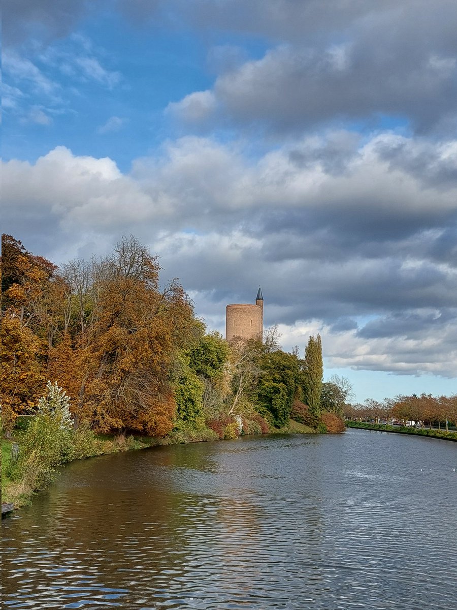 Brugge - 14u12 - 30.10.2025 #vrtweer @buienradarBE  <a href="/hetweerlokaal/">Het Weer Lokaal</a> <a href="/Weerbord/">Weerbord☀️☔️</a> <a href="/HetweerinBelgie/">Meteo Reni - Het weer in België</a>