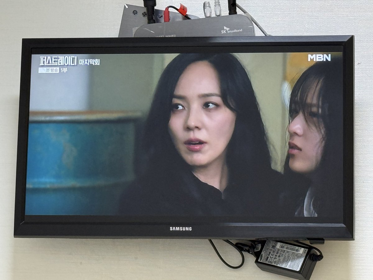 EugeneLoversPH's tweet image. Okay… Jiyu was kidnapped.

#FirstLadyEp12 #FirstLadyFinale #FirstLady #퍼스트레이디