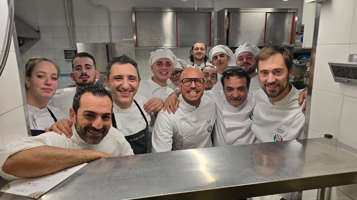 Il Moro Monza contro la violenza alle donne 
Alta cucina, solidarietà e cuore.
Al Moro di Monza, con #ChefsForWomen sosteniamo le donne vittime di violenza.
Il buono che costruisce il bene. 💛
#IlMoroMonza #EccellenzeMonzesi #MattoniDiSperanza
ilmororistorante.it/il-moro-monza-…
