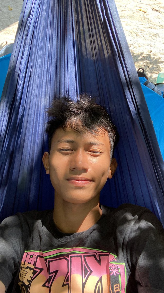 albilaladz's tweet photo. Sun beach #kodingarengkeke #makassar #2025mamavote https://t.co/p1ptVxw98Y