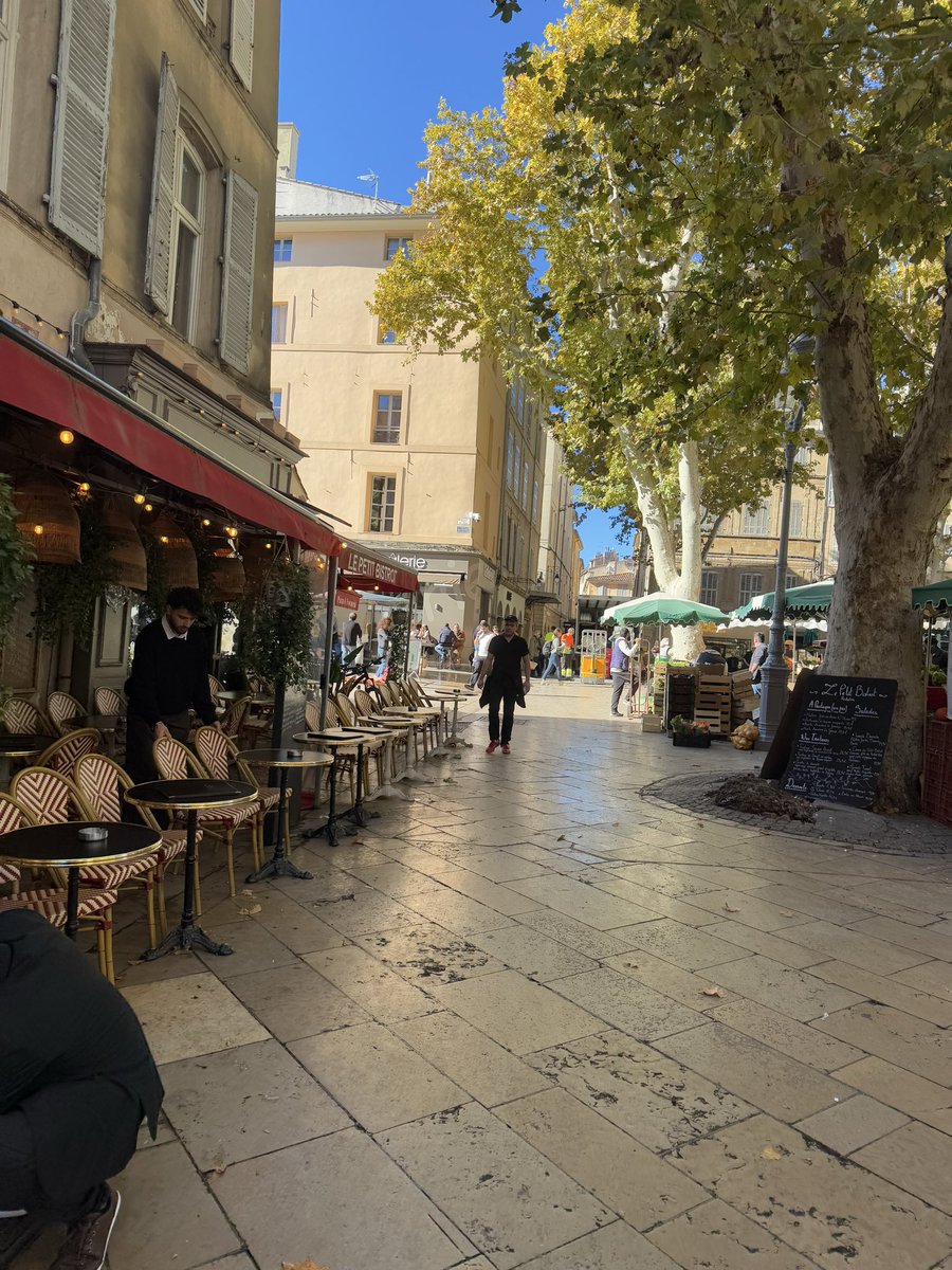 simoneheinis's tweet photo. The beautiful Aix-en-Provence, southern France! 🇫🇷 https://t.co/fMXz6yGle7