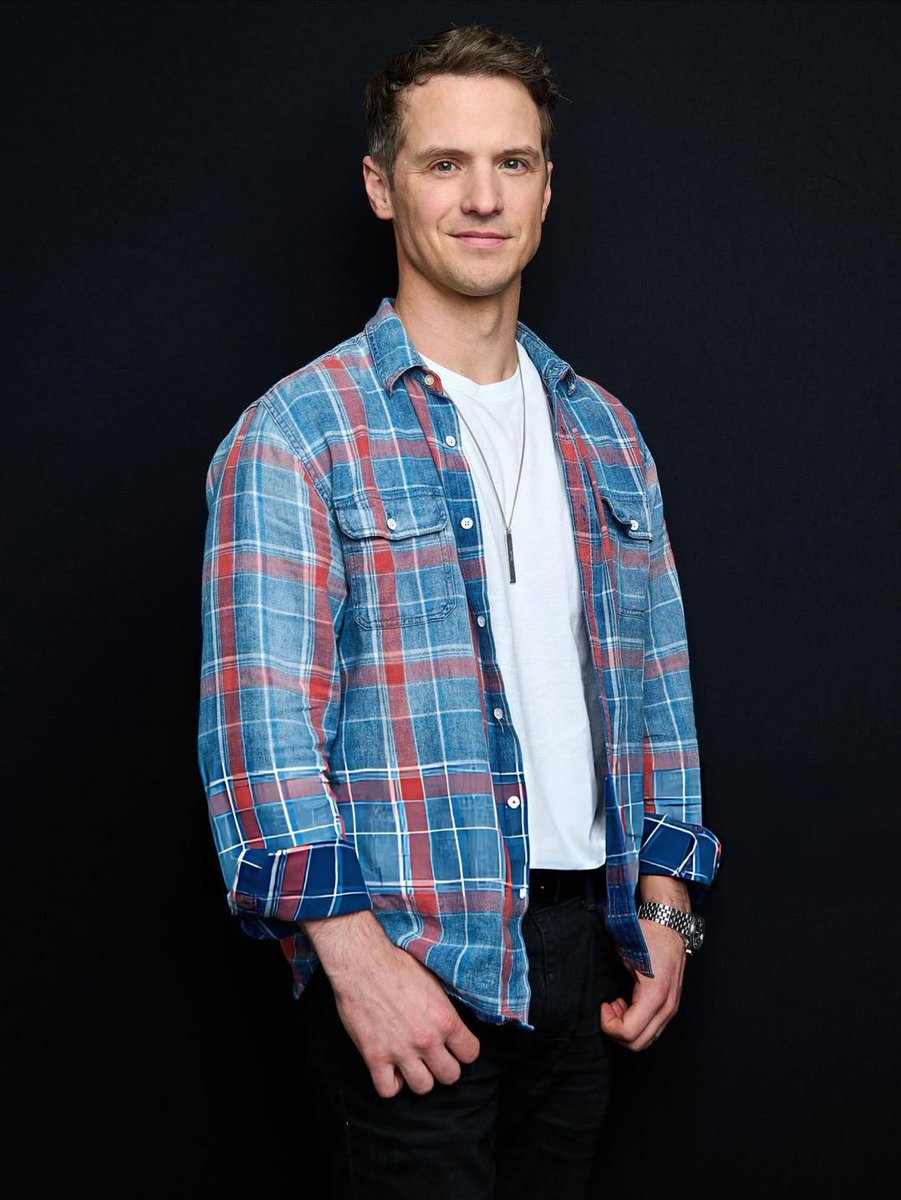 stromaarchive's tweet photo. good morning freddie stroma nation !!!! https://t.co/mupofOPoI1