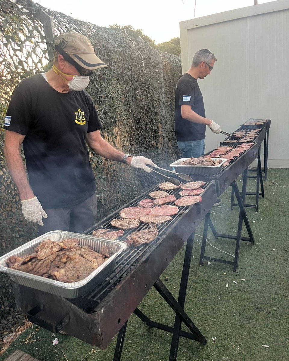 Grilling4Israel's tweet image. Steaks grilling. 🥩  Soldiers waiting. 🪖 Let’s go. 💪
Join the mission: grillingforisrael.com

#supportourtroops #israeldefenseforces #kosherfoodie #grillingtime #israelifood