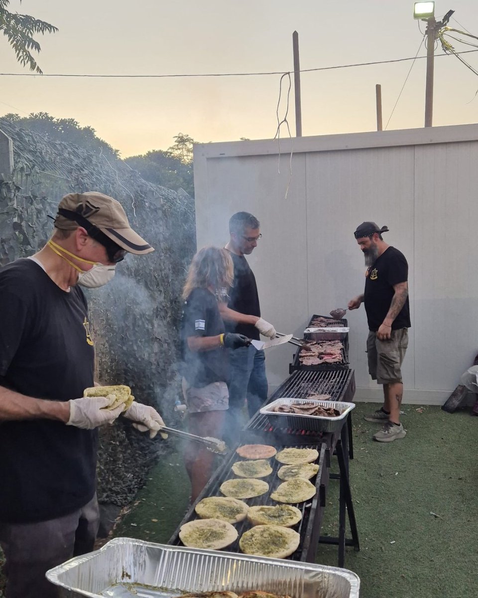 Grilling4Israel's tweet image. Steaks grilling. 🥩  Soldiers waiting. 🪖 Let’s go. 💪
Join the mission: grillingforisrael.com

#supportourtroops #israeldefenseforces #kosherfoodie #grillingtime #israelifood