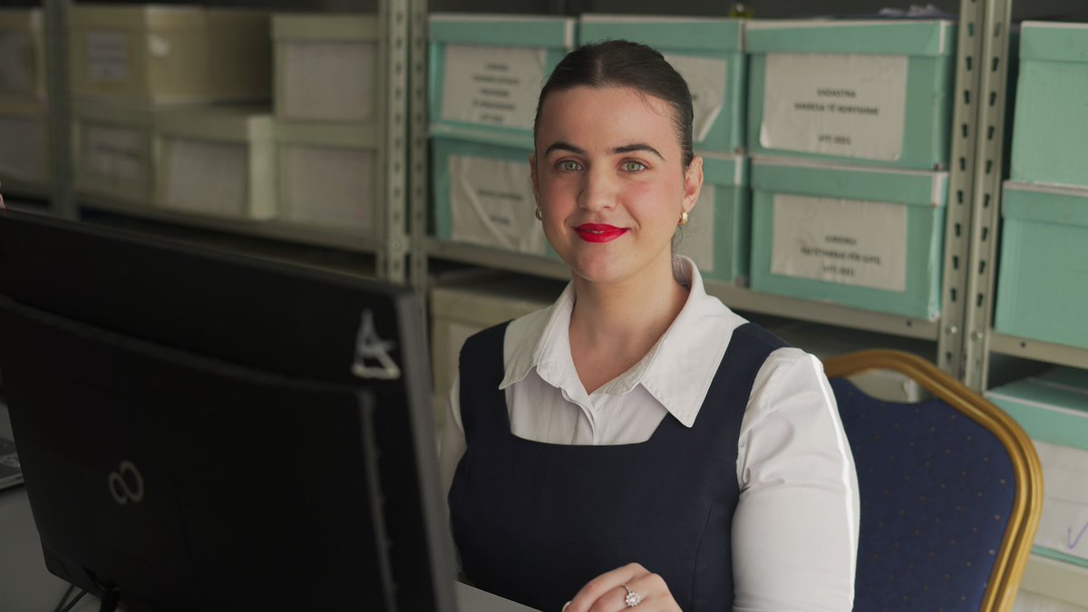 UNDPAlbania's tweet image. After a life-changing accident, Fabjona chose action — learning digital skills and helping older citizens in Vora navigate the e-Albania platform. 
Thanks to the Joint @UN_Albania #LEAP funded by the @JointSDGFund - she turned challenge into opportunity — and is now a full-time…