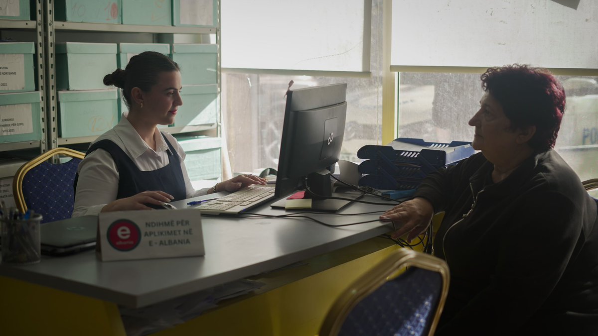 UNDPAlbania's tweet image. After a life-changing accident, Fabjona chose action — learning digital skills and helping older citizens in Vora navigate the e-Albania platform. 
Thanks to the Joint @UN_Albania #LEAP funded by the @JointSDGFund - she turned challenge into opportunity — and is now a full-time…