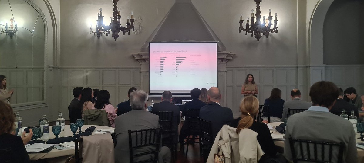 juanroyoabenia's tweet image. Aprendiendo #Zaragoza #mercadosfinancieros #bolsas #rentafija #materiasprimas @BNYglobal