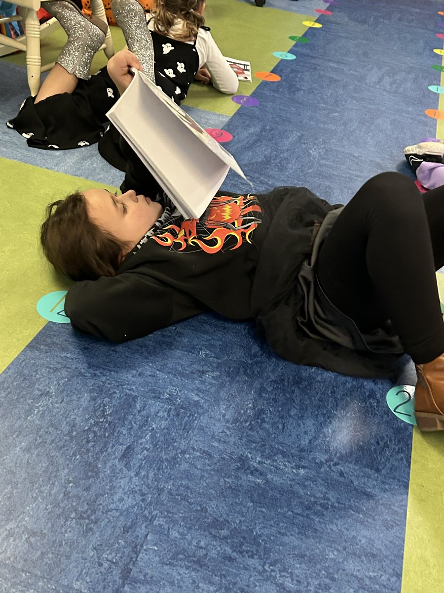 Doing a little independent and partner reading on this rainy day. #kcsdropedintoreading #TMGenius #bramlagebrainiacs