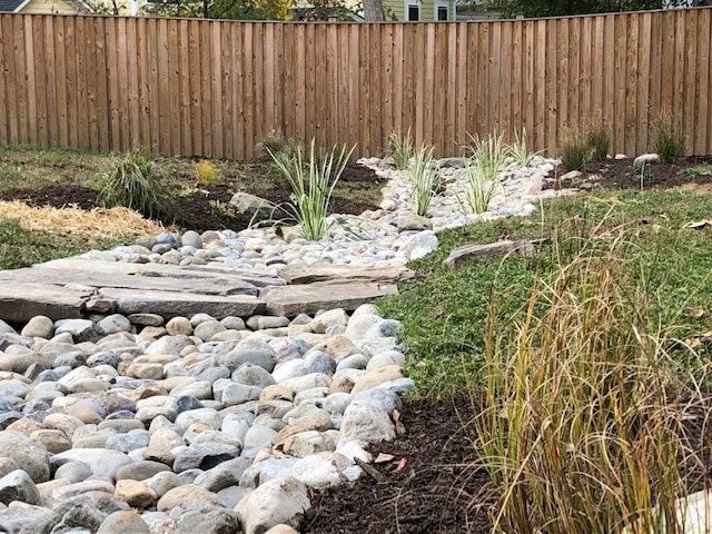 allentucklandsc's tweet image. Pooling water? It’s not just annoying — it’s a red flag. 🚫💧 
buff.ly/dc9knAD 
#YardDrainage #Landscaping #WaterSolutions