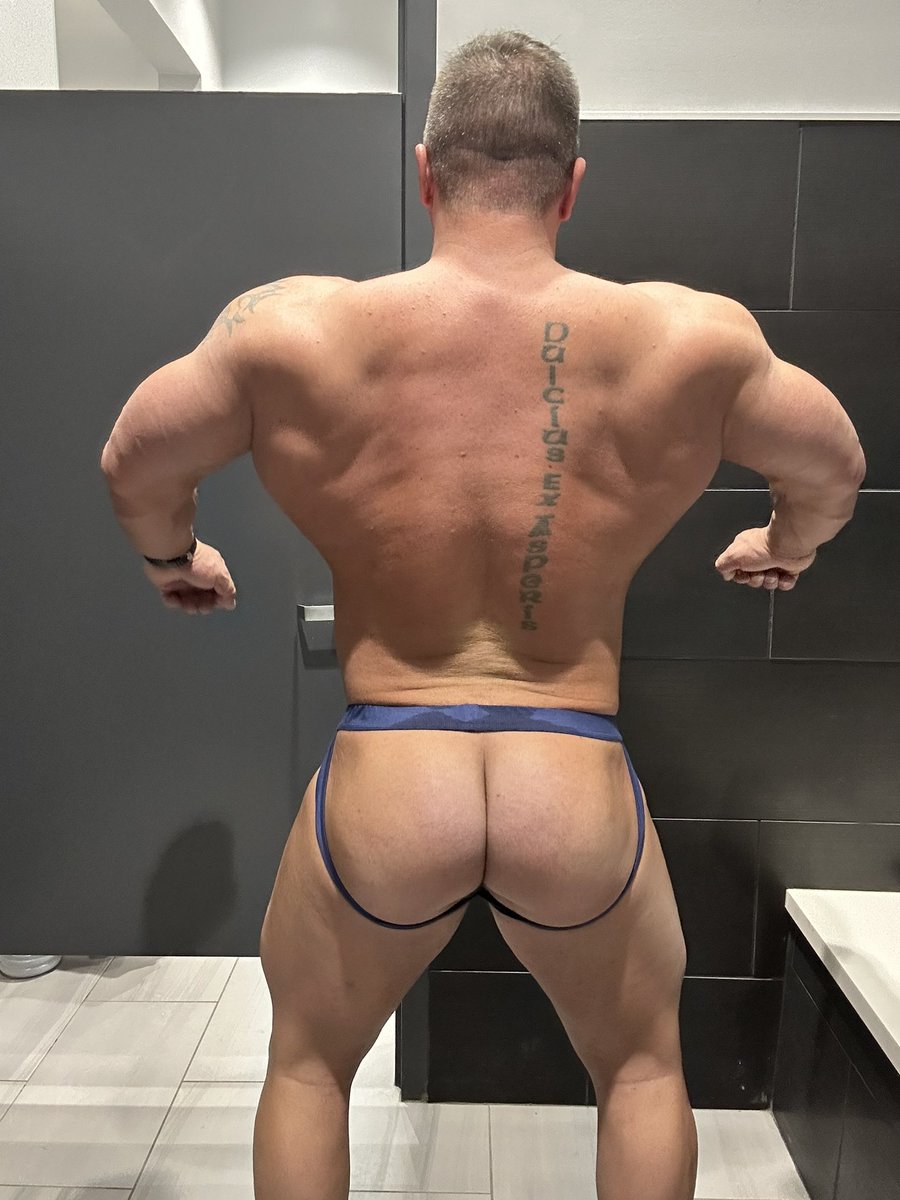 Winding down #jocktober with a very special jock and a sleeveless flannel bonus!