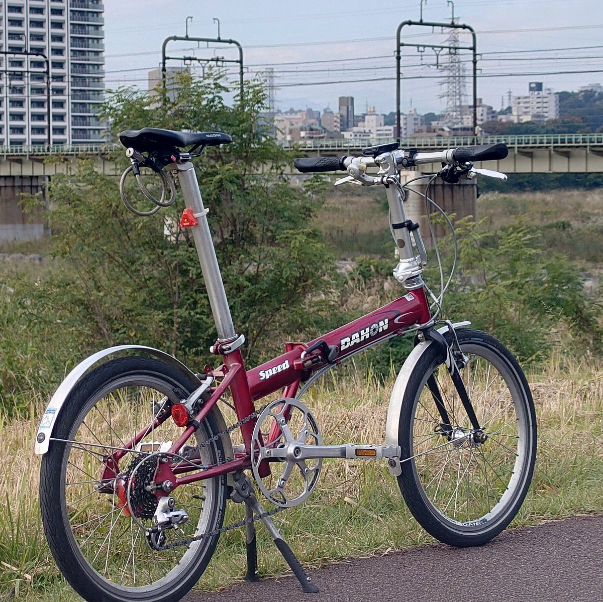 syg_hira's tweet photo. ちょっと気分が落ちていたので2週間ぐらい自転車乗るのをやめてましたが
#朝のサイクリング 再開しました
#dahonbikes #dahonspeed #dahonclassic #minivero #ミニベロ #小径車 #foldingbike #折りたたみ自転車 #自転車のある風景
#多摩川サイクリングロード https://t.co/9C5VgbPeye
