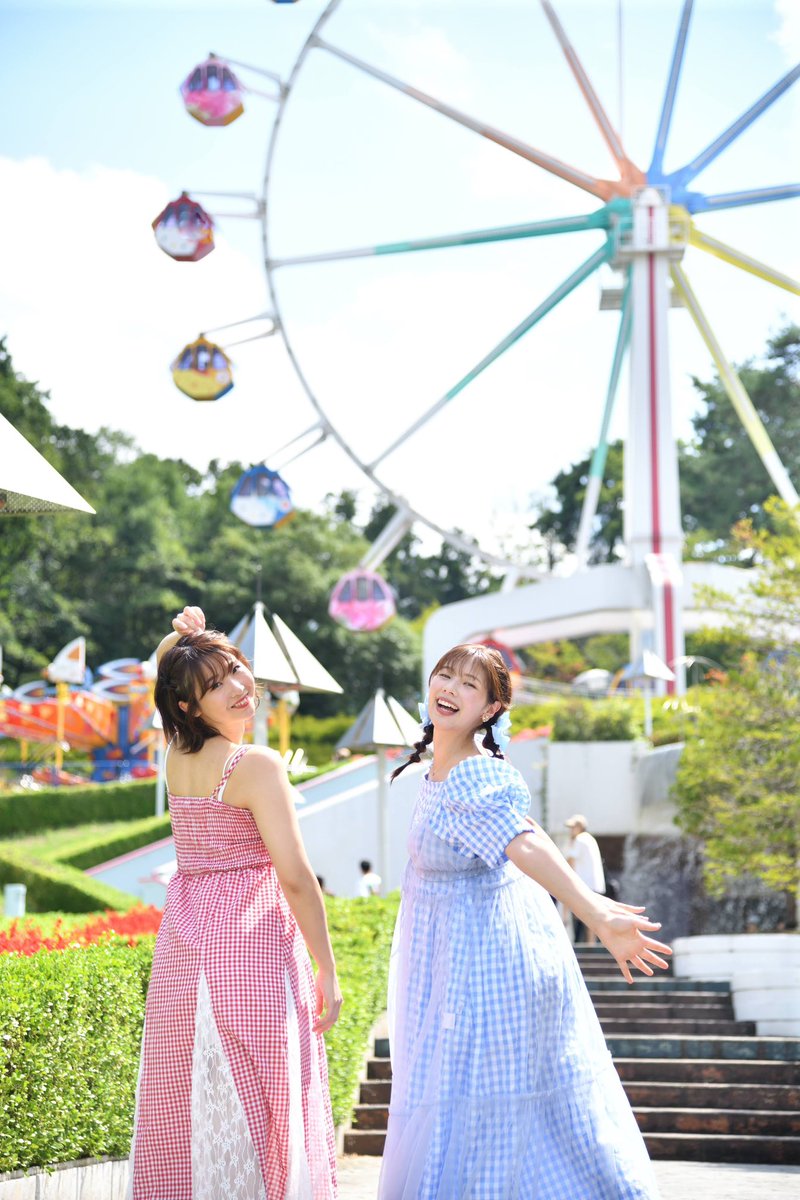 izutaataru1's tweet image. この頃はまだ暑かった
いや暑すぎた！
夏だなーって撮影はこの時だけだったけど楽しかった🎡
model ikuさん&amp;amp;美月さん
＃ポートレート
＃遊園地
＃仲良しさん