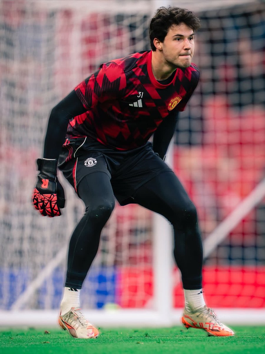 UtdMaI's tweet image. 🚨 FACT:
Senne Lammens is the only keeper in the Premier League with a 100% win record. Levels.🧤🐐
