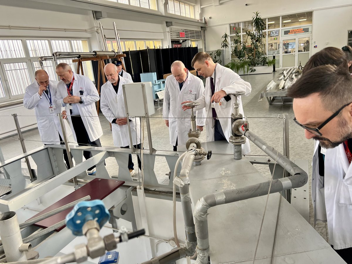 Wraz z przedstawicielami <a href="/MNiSW_GOV__PL/">Ministerstwo Nauki i Szkolnictwa Wyższego</a> oraz Narodowego Centrum Badań i Rozwoju odwiedziliśmy jeden z najważniejszych ośrodków badawczych w Polsce — Narodowe Centrum Badań Jądrowych.

Podczas wizyty spotkaliśmy się z Dyrekcją NCBJ, rozmawiając o bieżących działaniach,