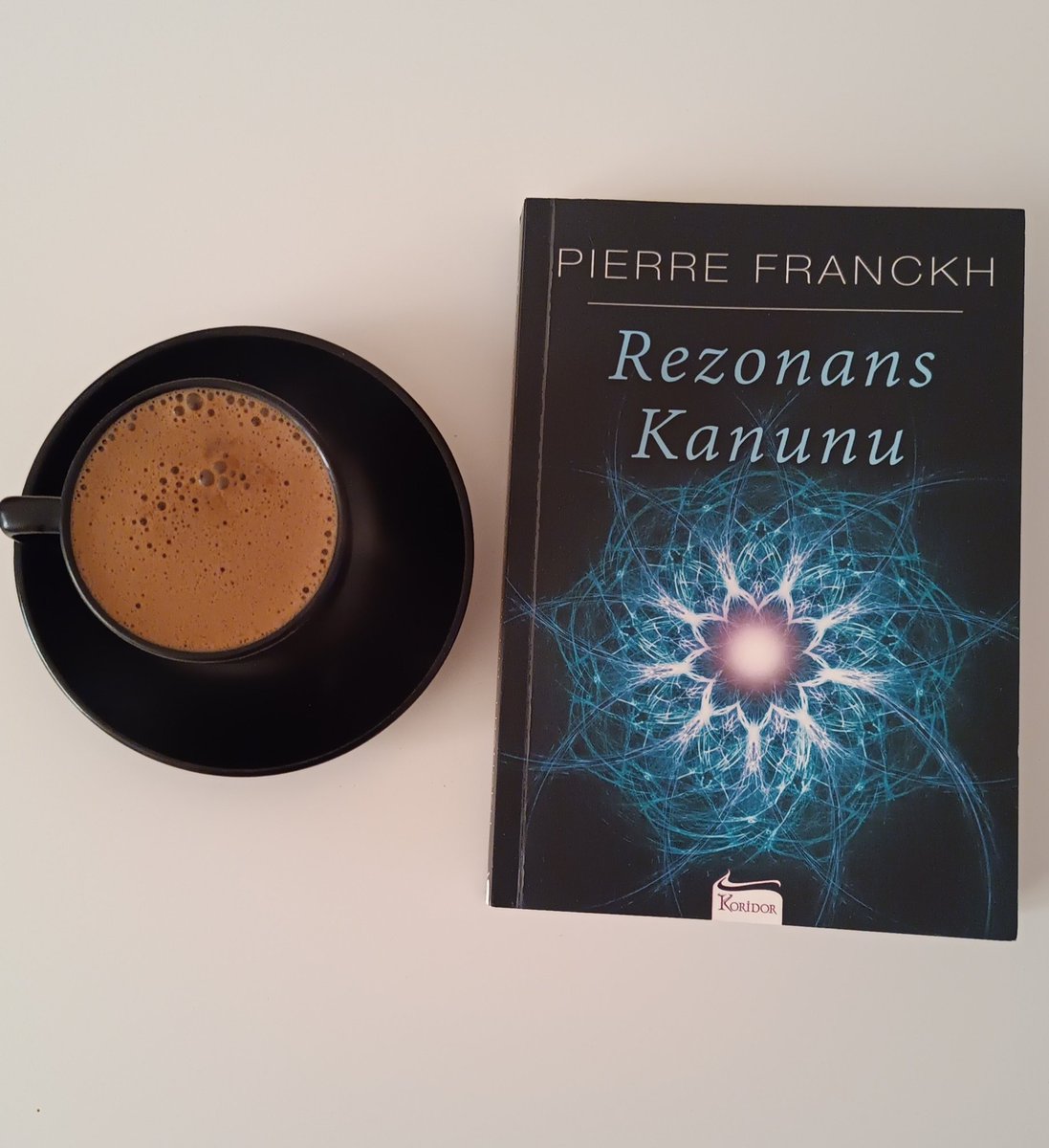 “Düşündüğün, hissettiğin veya inandığın her şeyi yaşamına çekersin..” 
Rezonans Kanunu