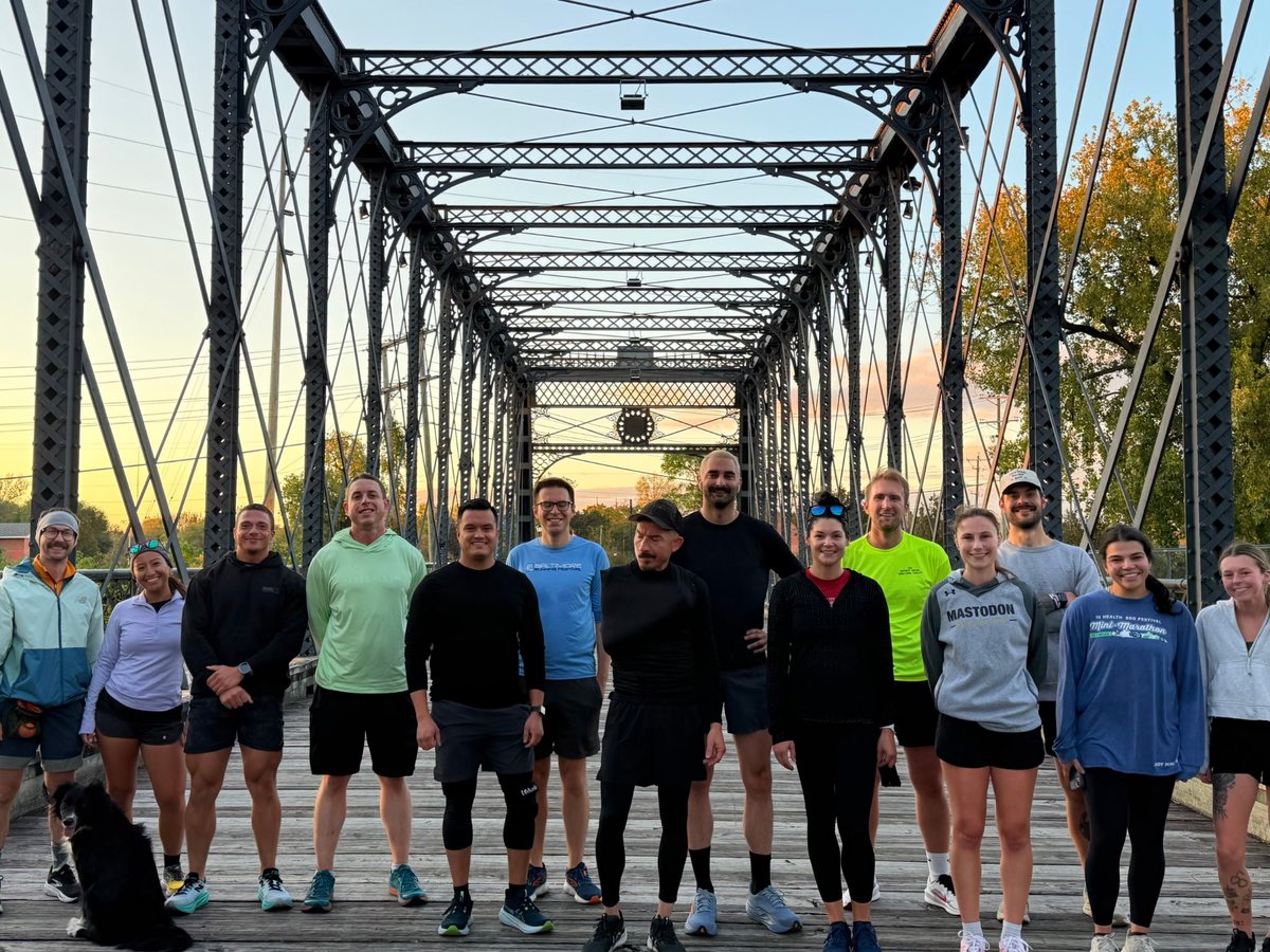Looking to get active? Come run with the Riverfront Social Runners! This evening, October 30, at 6:00 p.m. we're running in costume! 🎃👻 Meet us on the Wells Street Bridge - no registration required!